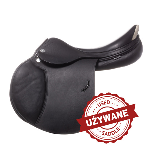 PRESTIGE ITALY PARIS NEW 17/33 BLACK USED JUMPING SADDLE