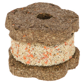 KERBL TREAT FOR HORSES DELIZIA SANDWICH CARROT 195 G